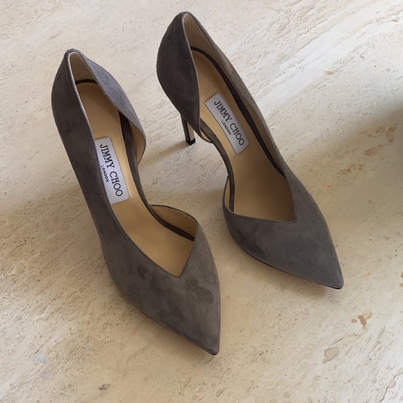 JIMMY CHOO GREY SUEDE DORSAY PUMP. NWT - Picture 2 of 8
